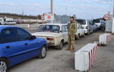 На КПВВ "Майорское" остановили пропуск людей из-за анонимного сообщения о минировании (обновлено)