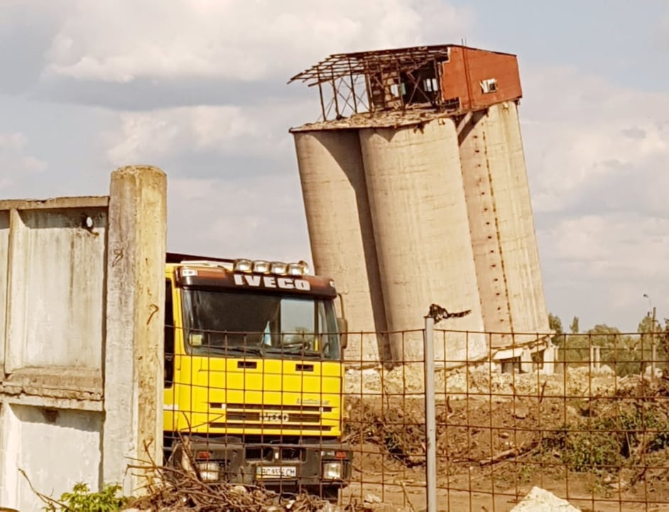 В Украине появилась своя «Пизанская башня» (ФОТО)