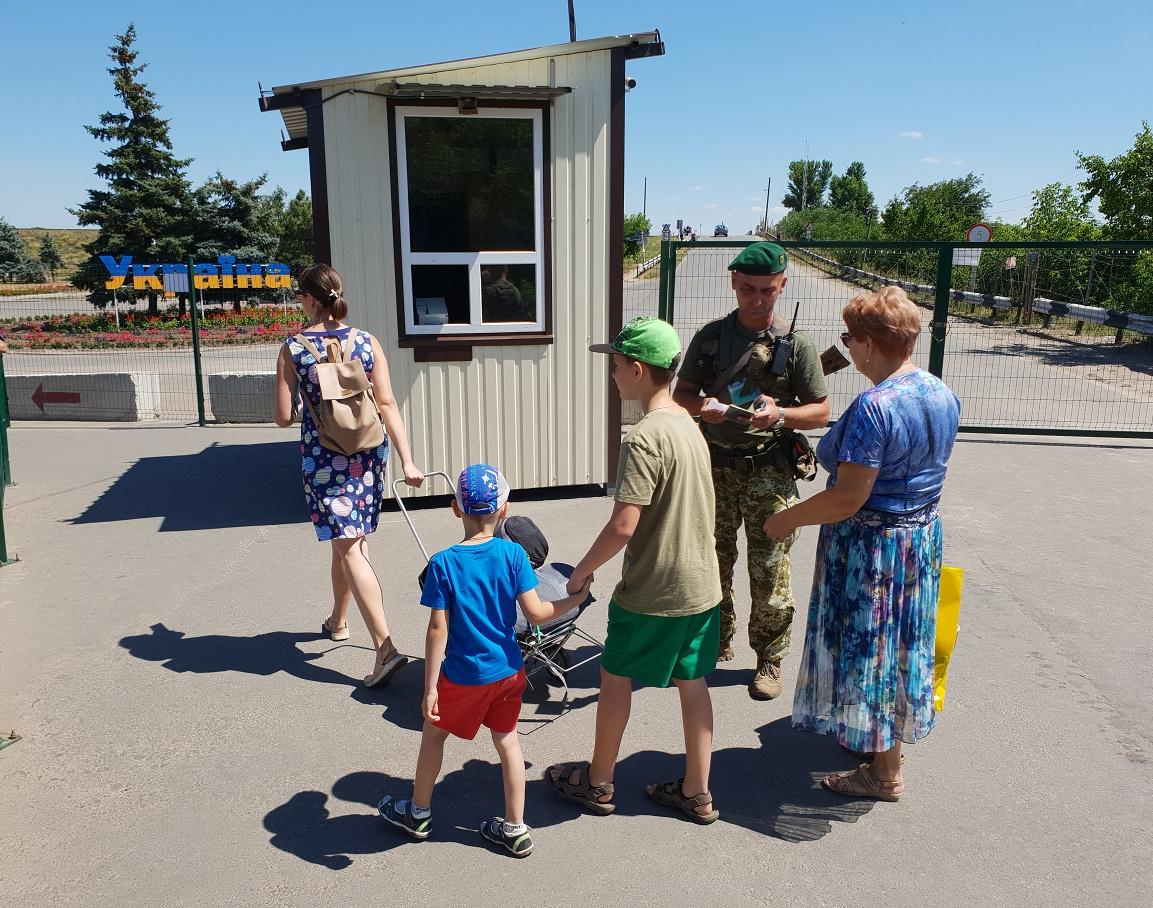 Ситуация в КПВВ: «Майорское» и все остальные пункты открылись вовремя