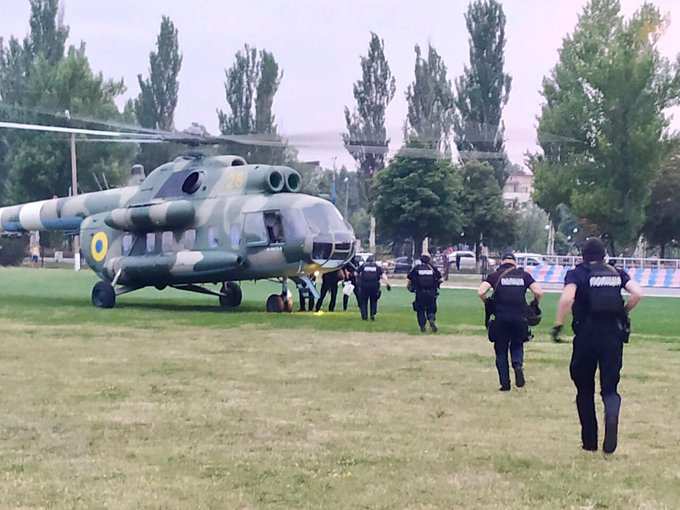 В Покровск вылетели вертолеты со спецназом (фото, видео)
