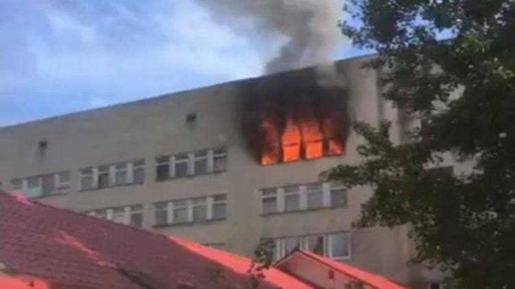 В Донецке горел роддом (фото)