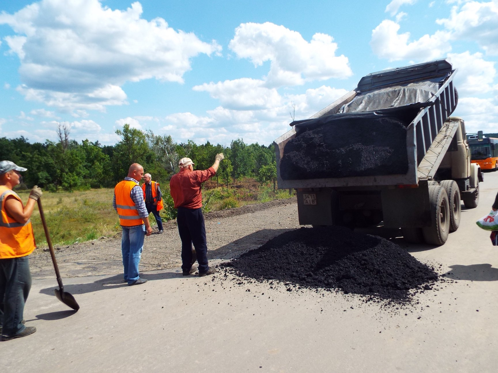 В Станице обустраивают дорогу для социального автобуса (фото)