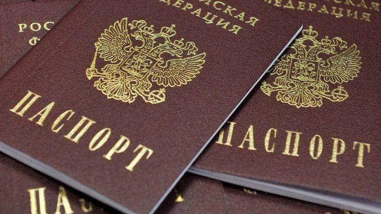 Польша обещает «конкретную» позицию ЕС в отношении российских паспортов на Донбассе