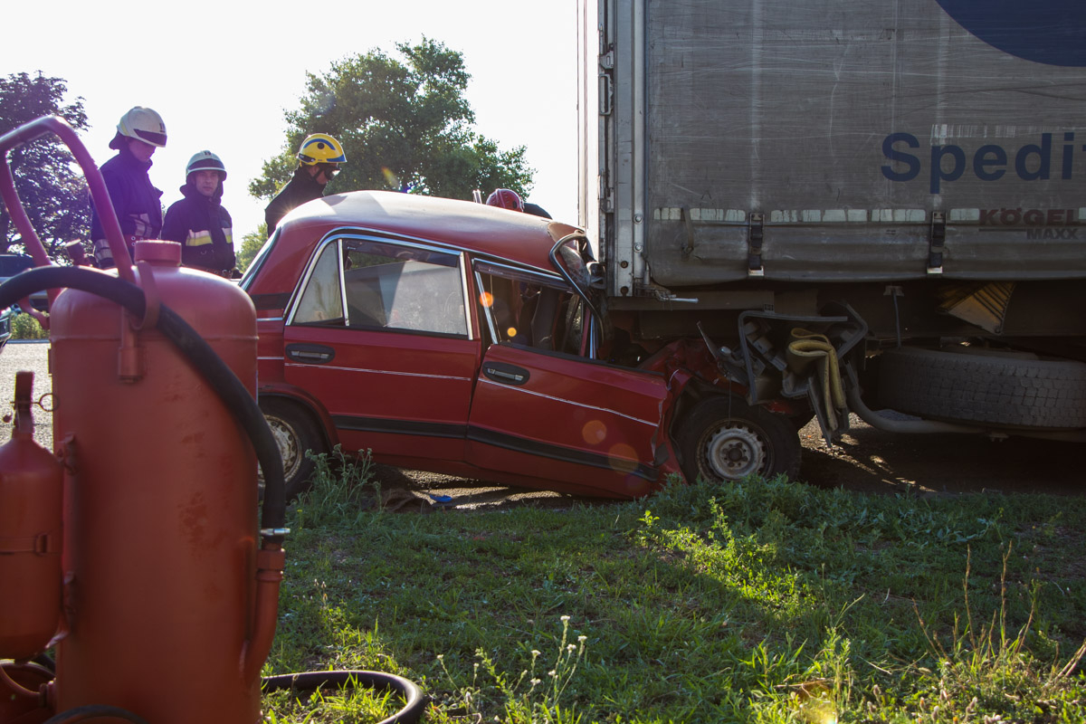 На въезде в Днепр произошла жуткая авария: видео