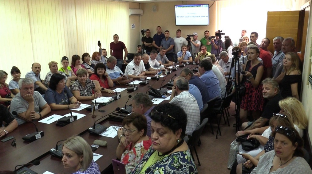 Сегодня жителям Рубежного пообещали возобновить водоснабжение (фото, видео)