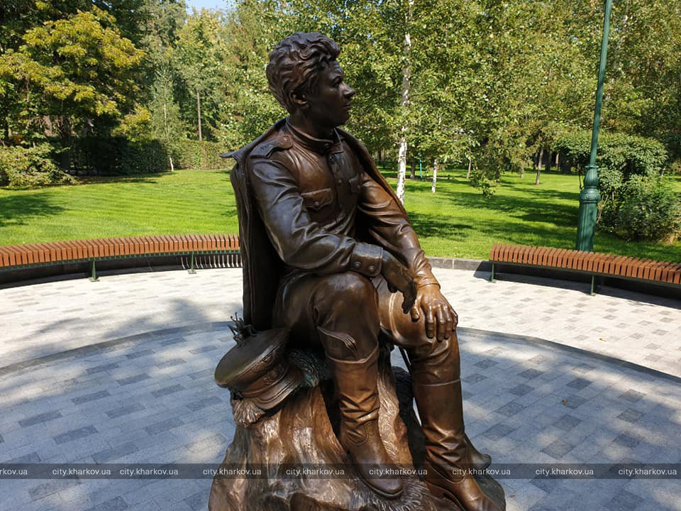 После Быкова в Саду Шевченко прекратят ставить памятники «известным харьковчанам»