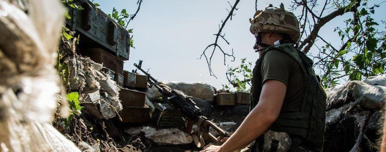 Боевики 12 раз нарушили режим тишины на Донбассе