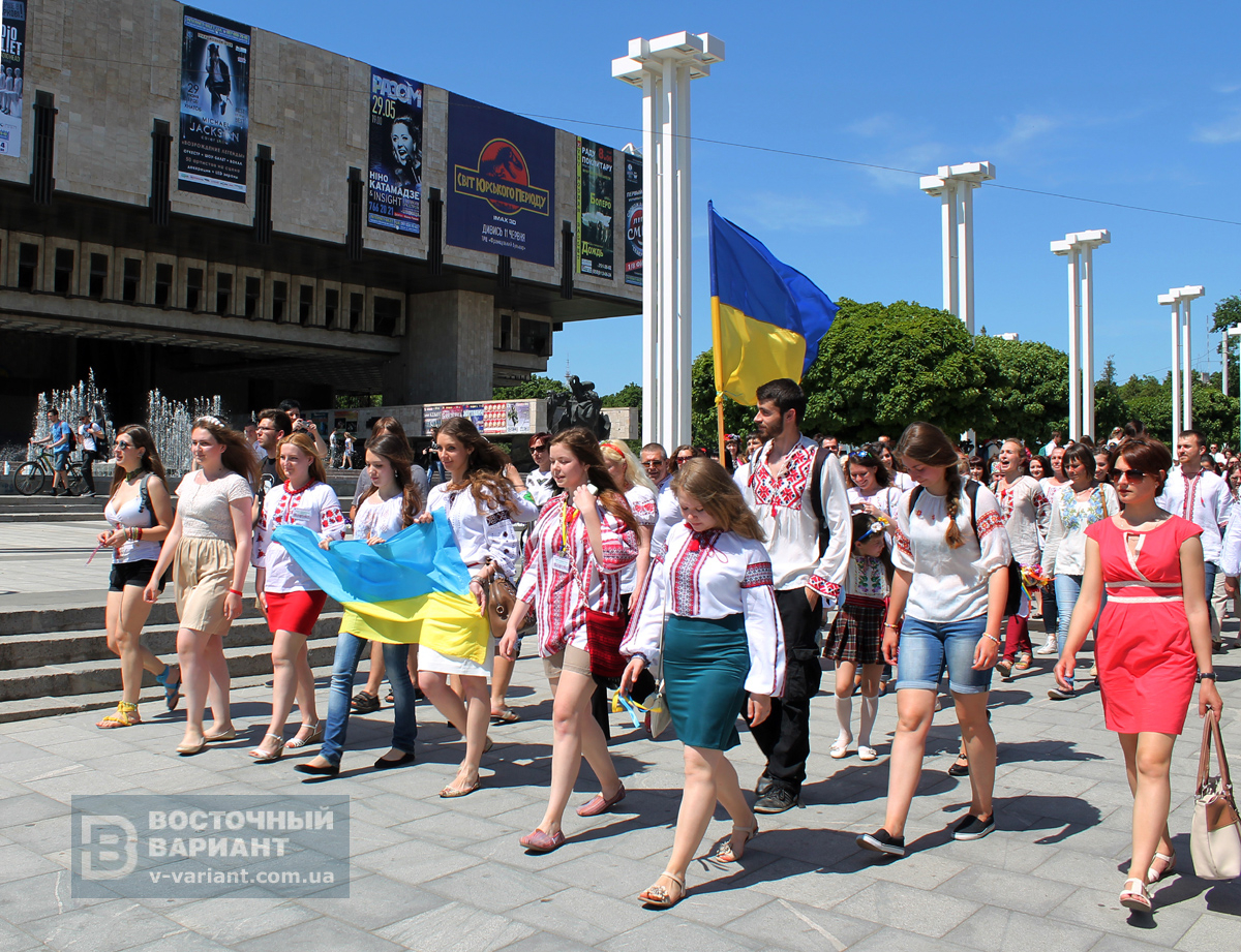 Парад вышиванок в Харькове проведут в День национального флага