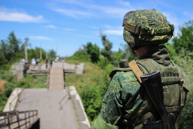 Боевики сорвали синхронный демонтаж укрепленных сооружений в районе Станицы Луганской