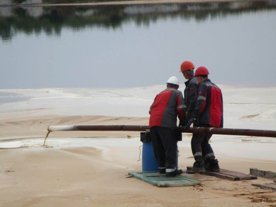 На Донетчине ремонтируют очистные сооружения возле речки Кривой Торец (фото)