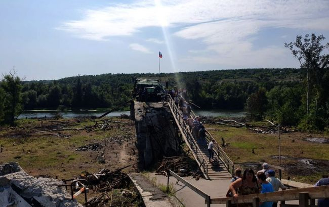 ГСЧС приступила к демонтажу фортификационных сооружений у моста в Станице Луганской