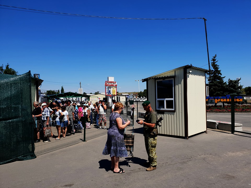 Пограничники Донбасса рассказали, что в украине появилось новых переселенцев (фото, инфографика)