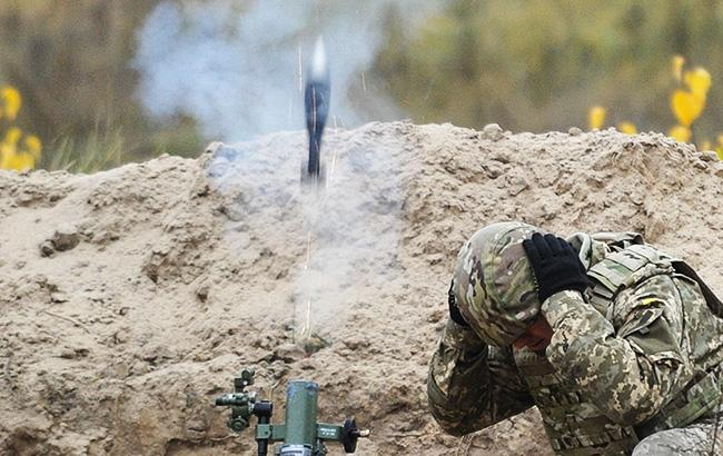 Украинских военных на Донбассе обстреляли 9 раз: в ход пошли минометы и гранатометы