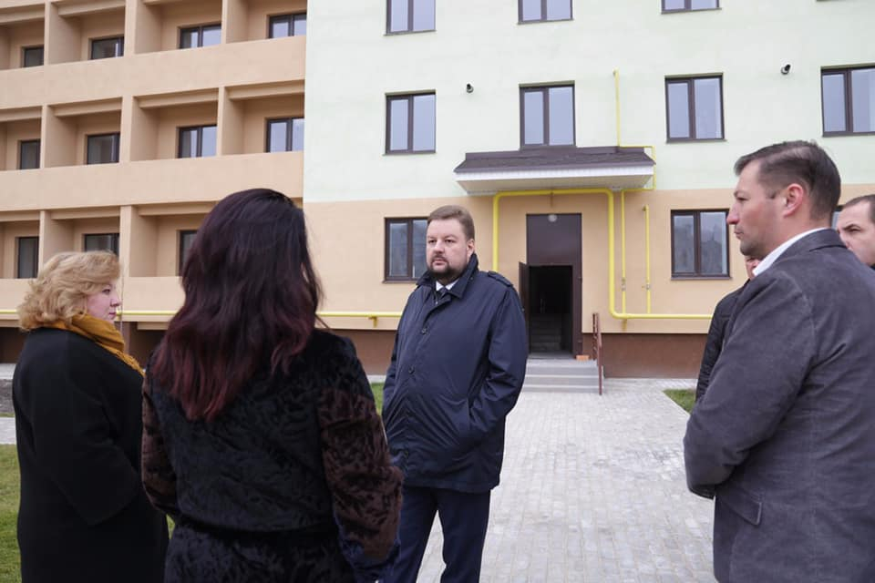 "История не безнадежна": Филь прокомментировал инцидент с домом для переселенцев в Рубежном (фото)