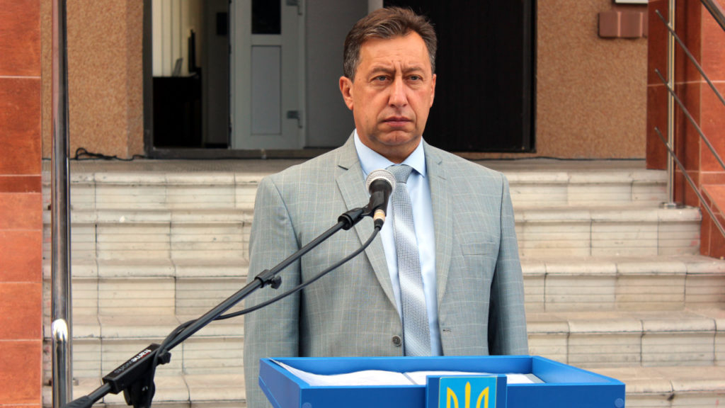 Комарницкий прокомментировал отставку мэра в Рубежном