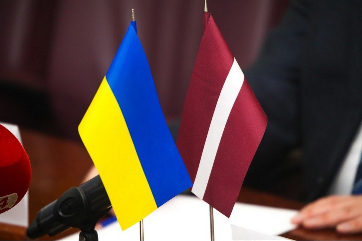 Латвия откроет почетное консульство в Славянске