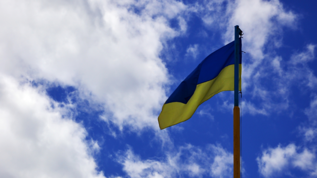 В оккупированном Донецке вывесили флаг Украины, оккупанты в ярости