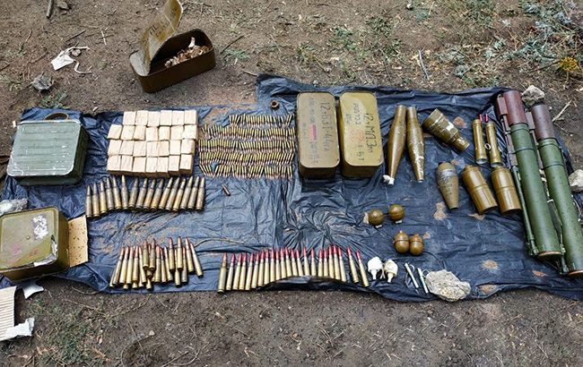 На Луганщине обнаружили крупный тайник боеприпасов "ЛНР"