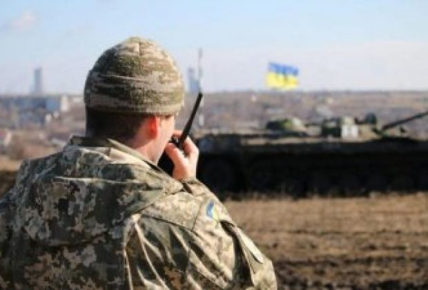 За утро оккупанты уже 4 раза обстреляли украинские позиции на Донбассе