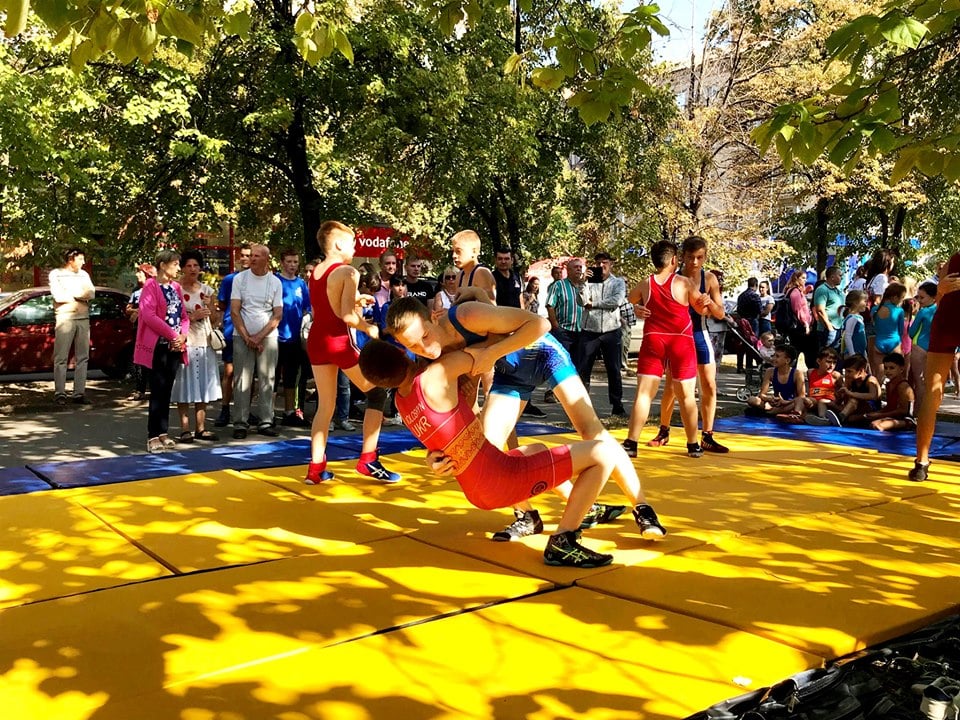 В Славянске спортивный праздник собрал около 500 участников: фото