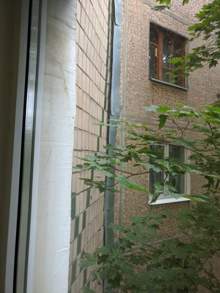 В Краматорске девятиэтажка трещит по швам: люди боятся жить в квартирах