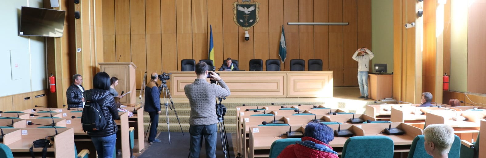 В Славянске "обсуждали" повышение стоимости проезда в троллейбусе, которое уже было "решенным делом"