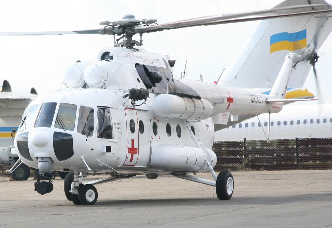 В Днепр на вертолете доставили тяжело раненого бойца из ООС