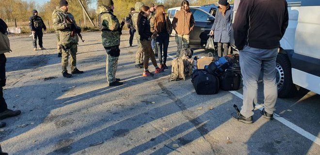 Столкновения на блокпосту в Кременной: полиция изъяла оружие у ветеранов АТО и задержала 2 человек