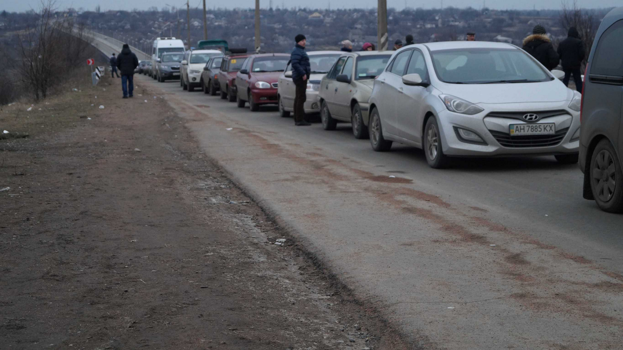 Через КПВВ пытались провезти контрабанду на 55 тысяч, также проследовал гумконвой