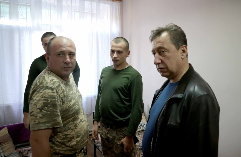 Комарницкий поздравил защитников Украины, которые проходят реабилитацию в Рубежном