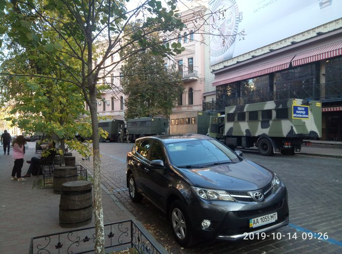 В оккупированном Донецке с утра по городу перемещалась военная техника: фотофакт