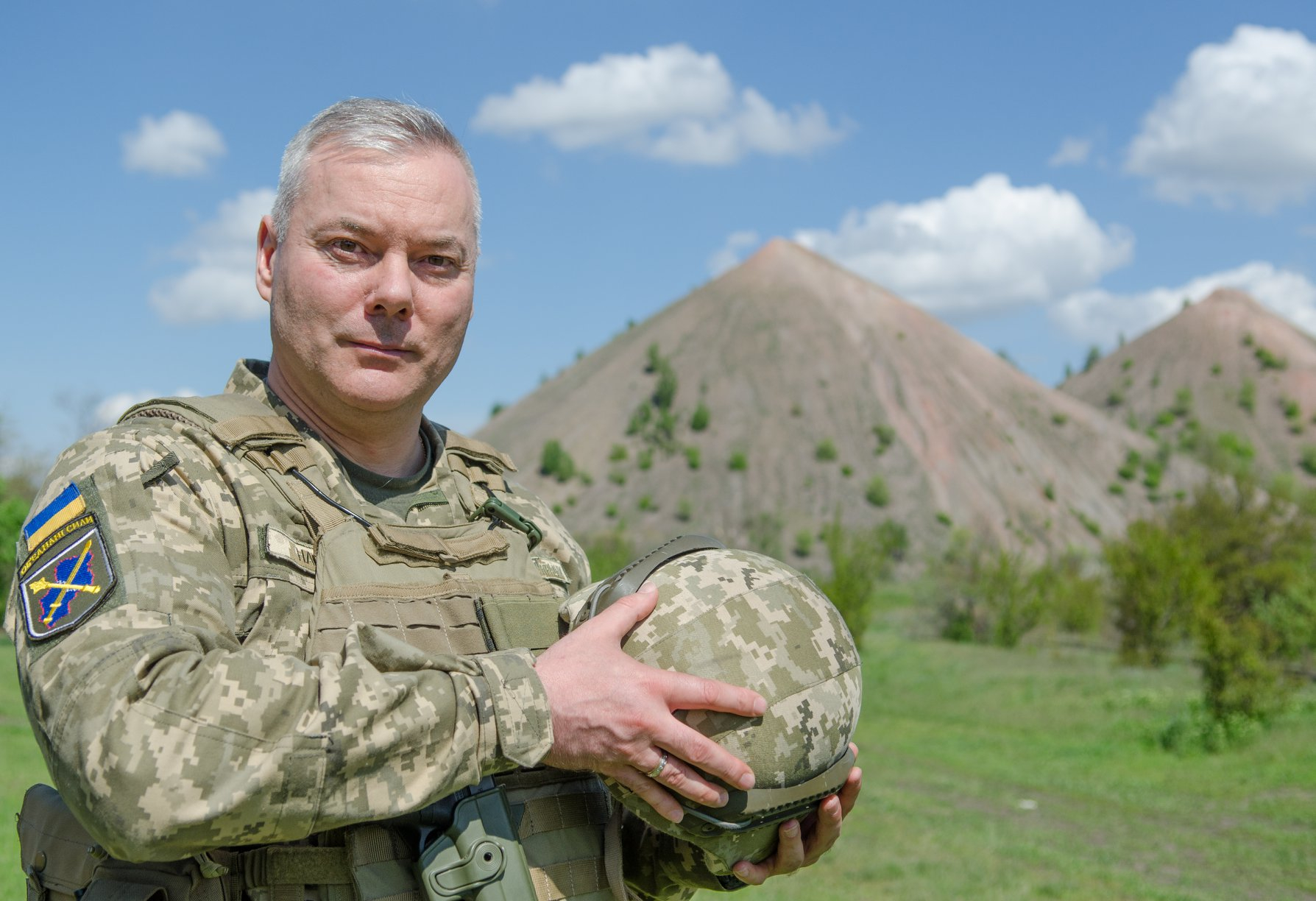 Жители Донбасса стали значительно больше доверять военным, - Наев