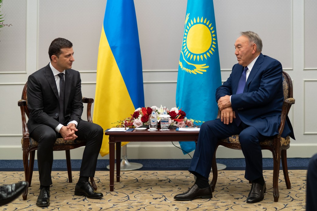 Назарбаев выразил Зеленскому поддержку относительно суверенитета Украины