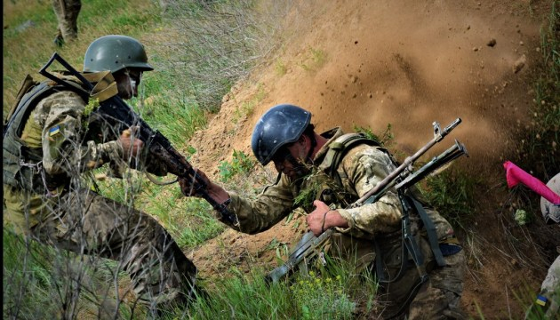 С начала суток в ООС ранен один военнослужащий