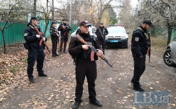 В "Азове" раскрыли подробности обыска жилища добровольцев в Золотом