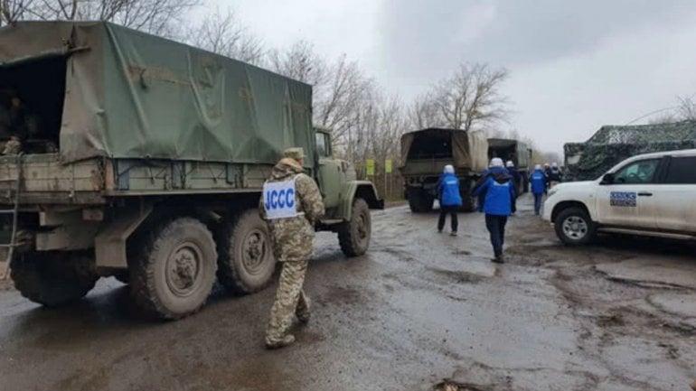 В России радуются разведению в Золотом и ждут окончания