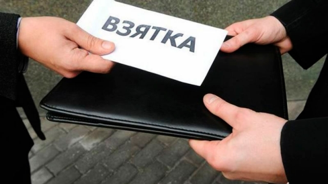 На КПП Новотроицкое и Марьинка задержали взяточников