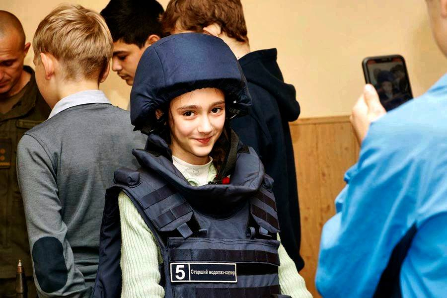 Детям Донбасса нужно знать как выглядят оружие и боеприпасы, - штаб ООС