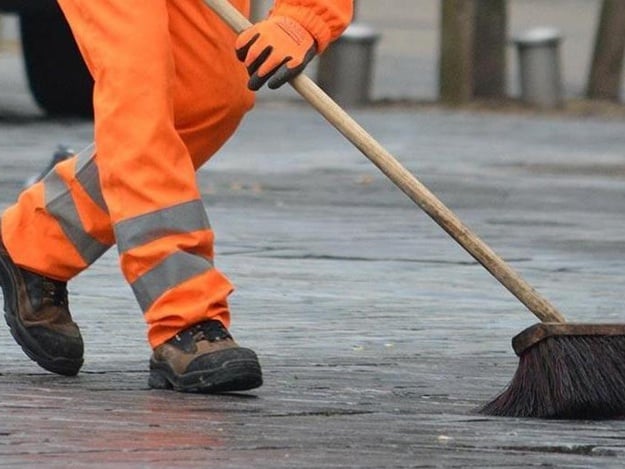 В Дружковке безработных привлекут к уборке улиц и строительным работам