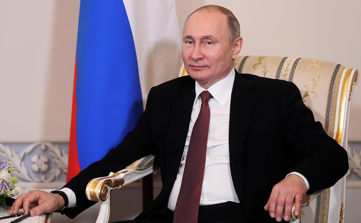 Путин заявил, что о встрече с Зеленским до саммита в "нормандском формате" речи не идет