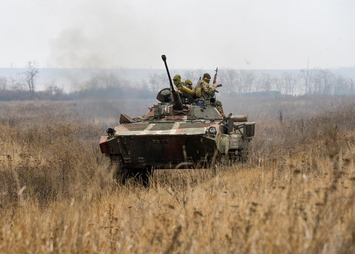 На Донбассе погиб один военный, боевики бьют из минометов