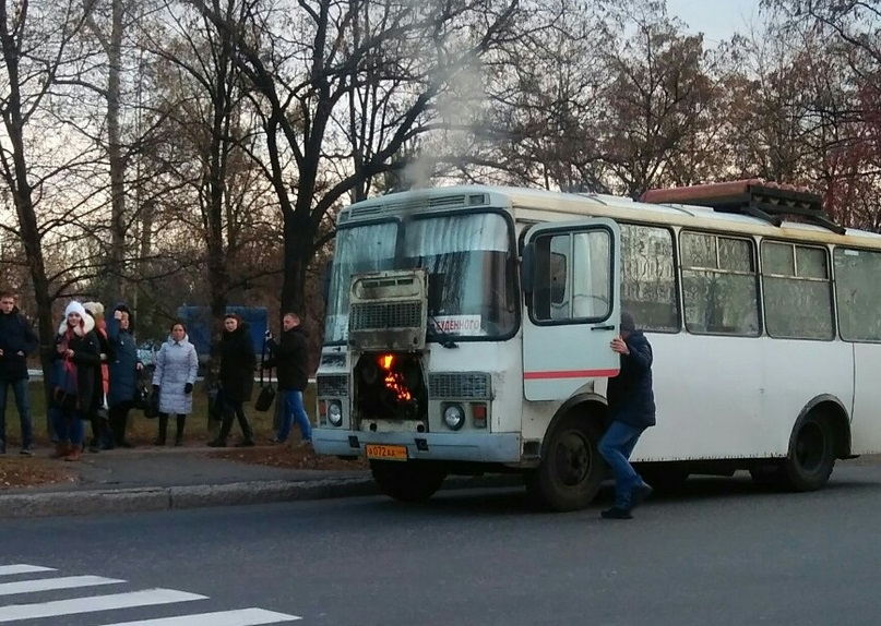 В оккупированном Донецке горел автобус, - соцсети