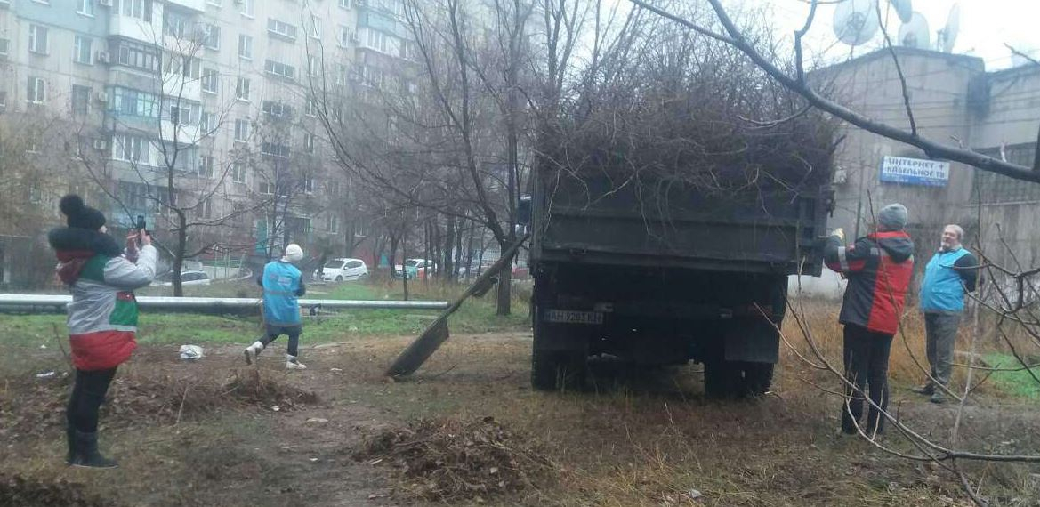 В Мариуполе на месте пустыря появится детская площадка: фото