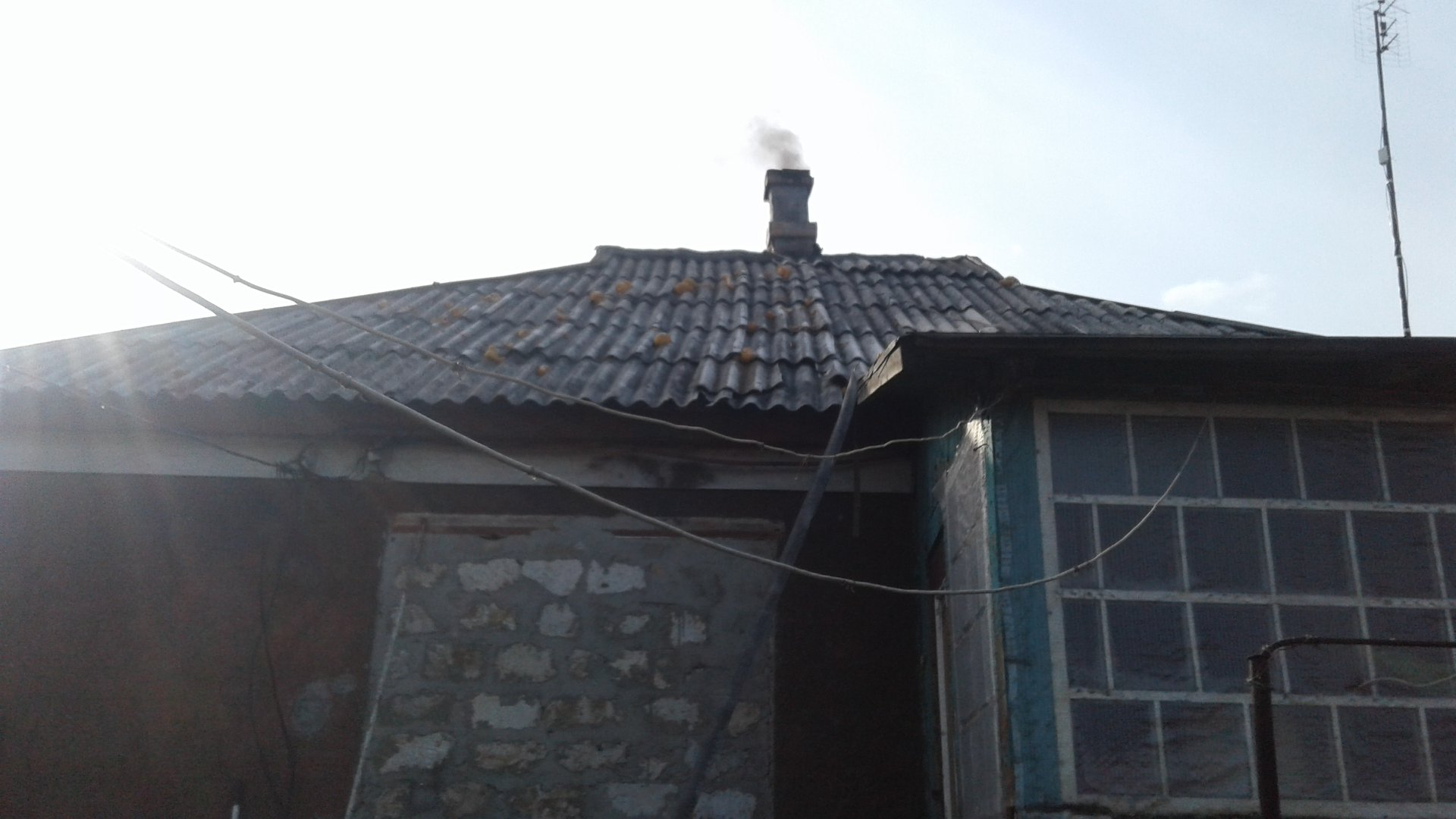В прифронтовом районе Донетчины восстановили крыши домов: фото