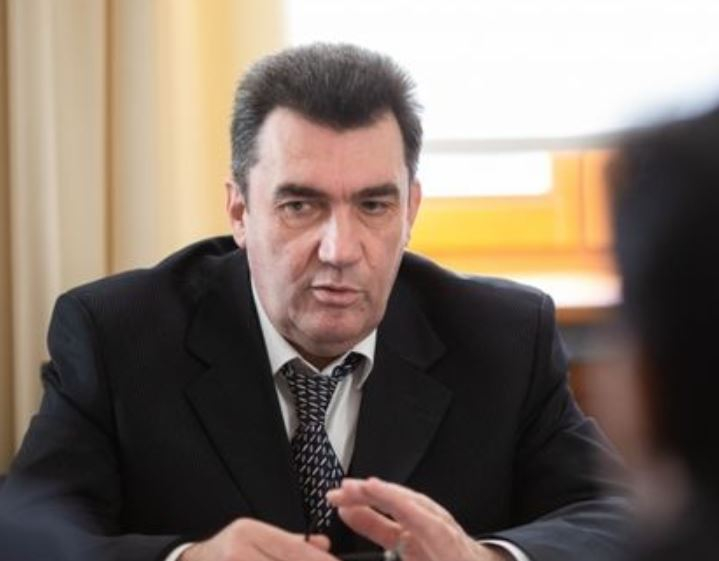 Данилов: Цель распространения в ОРДЛО фейка о переселении - ослабить позиции украинской стороны в переговорном процессе