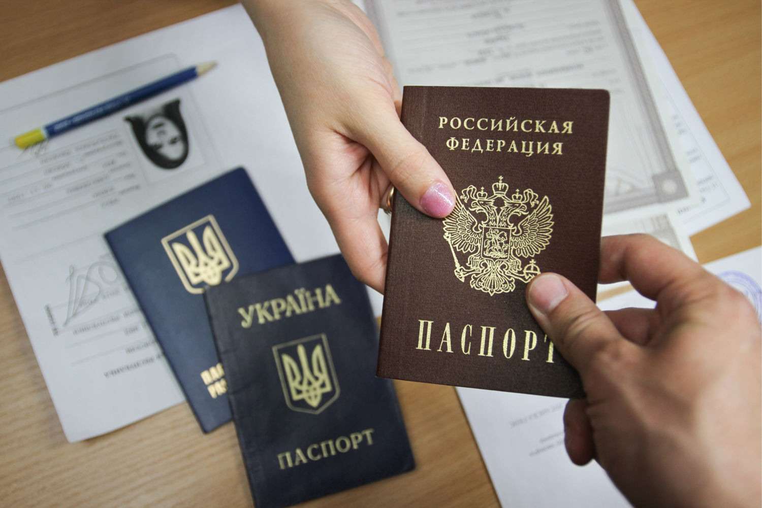 В РФ на выдачу паспортов в ОРДЛО выделили почти 150 млн рублей
