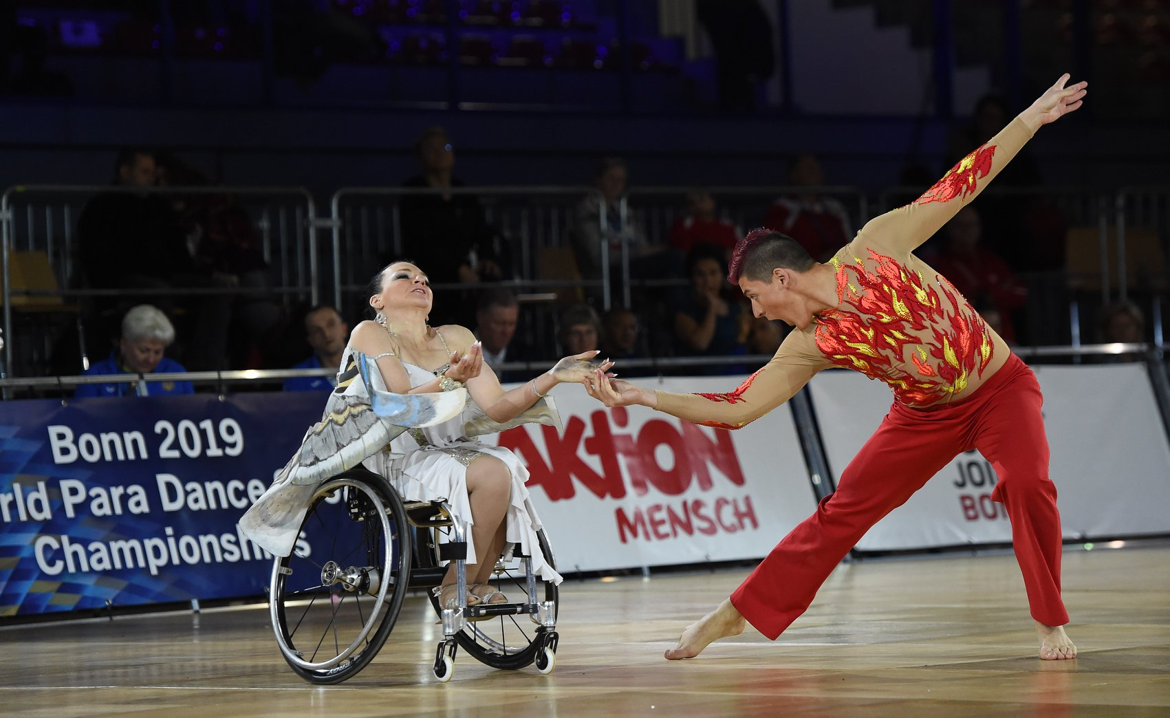 Танцоры на колясках из Донецкой области взяли два «серебра» и «бронзу» на чемпионате мира