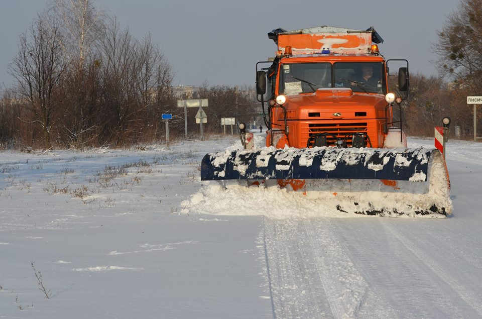 Для водителей Донетчины и Луганщины работает "горячая линия" на случай ЧП на дороге: куда звонить