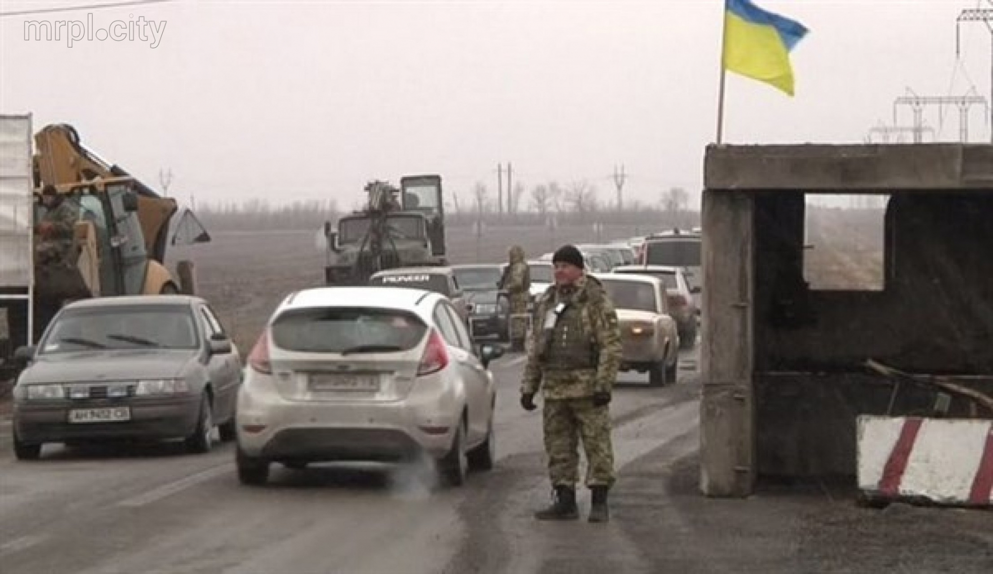 Ситуация на КПВВ Донбасса: в очередях стоит больше 220 машин