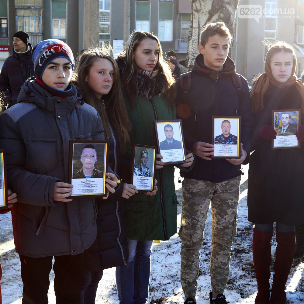 В Славянске открыли памятный знак погибшим воинам АТО